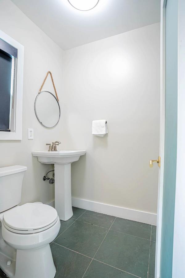 Serene 1 Bed Guest House With Patio Sleeps 6 ลอสแอนเจลิส ภายนอก รูปภาพ